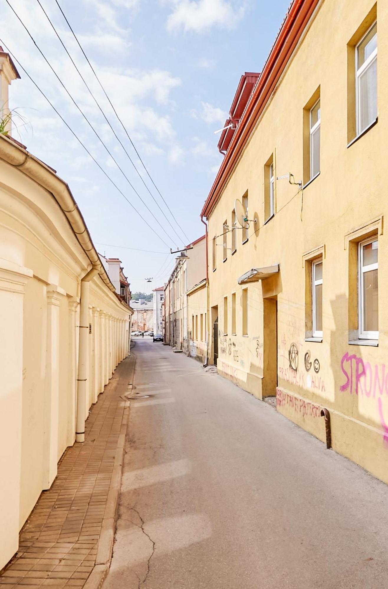 Old Town Apartment *